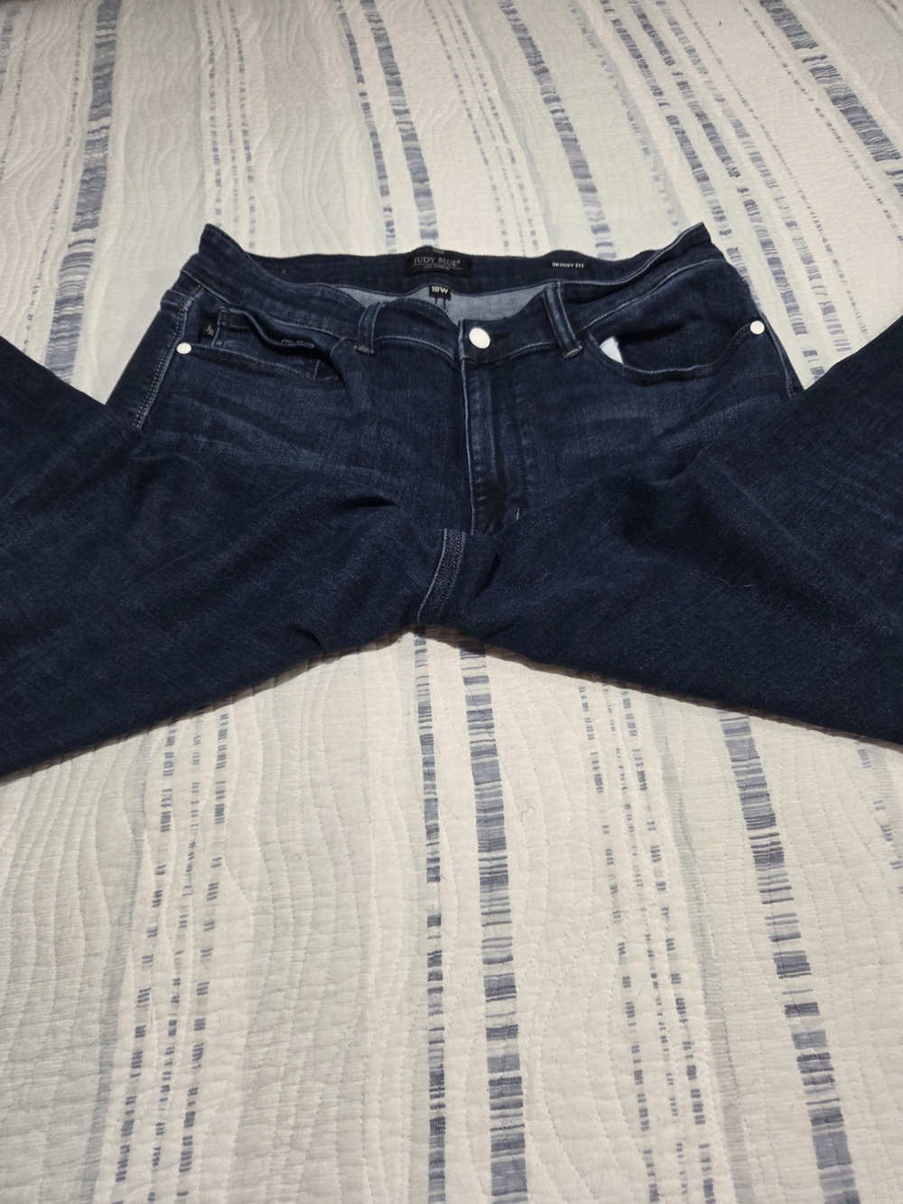 Judy Blue Deep Indigo Skinny Jeans - Picture 3 of 4